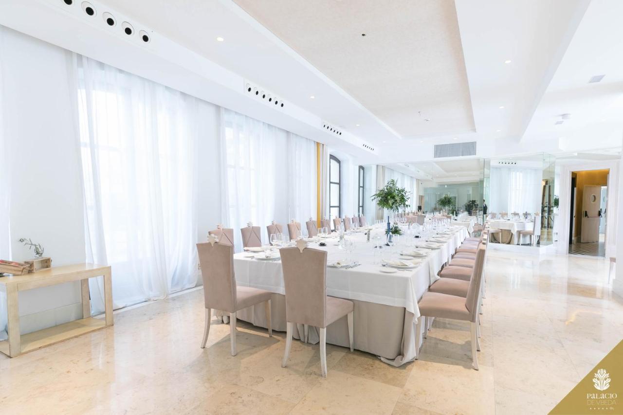 Hotel Palacio De Ubeda 5 G.L Eksteriør billede The ballroom